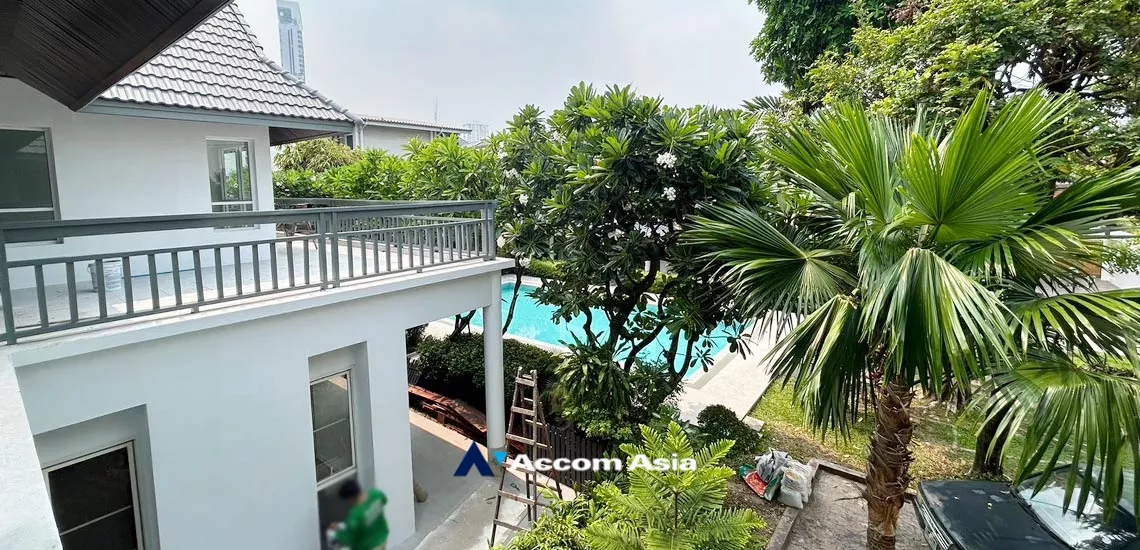 Private Swimming Pool, Pet friendly |  4 Bedrooms  House For Rent in Sukhumvit, Bangkok  near BTS Ekkamai (1919946)