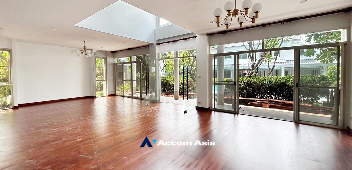 10  4 br House For Rent in Sukhumvit ,Bangkok BTS Ekkamai 1919946