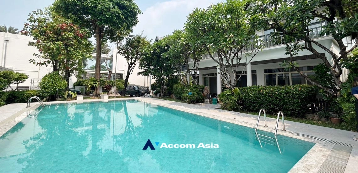  2  4 br House For Rent in Sukhumvit ,Bangkok BTS Ekkamai 1919946