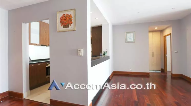  3 Bedrooms  Condominium For Rent & Sale in Sathorn, Bangkok  near BTS Chong Nonsi (20767)
