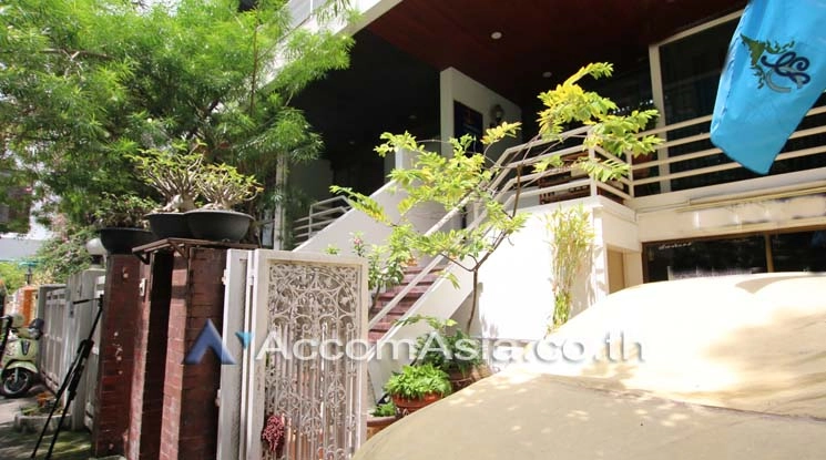 8  3 br House For Rent in Sukhumvit ,Bangkok BTS Phrom Phong 110169