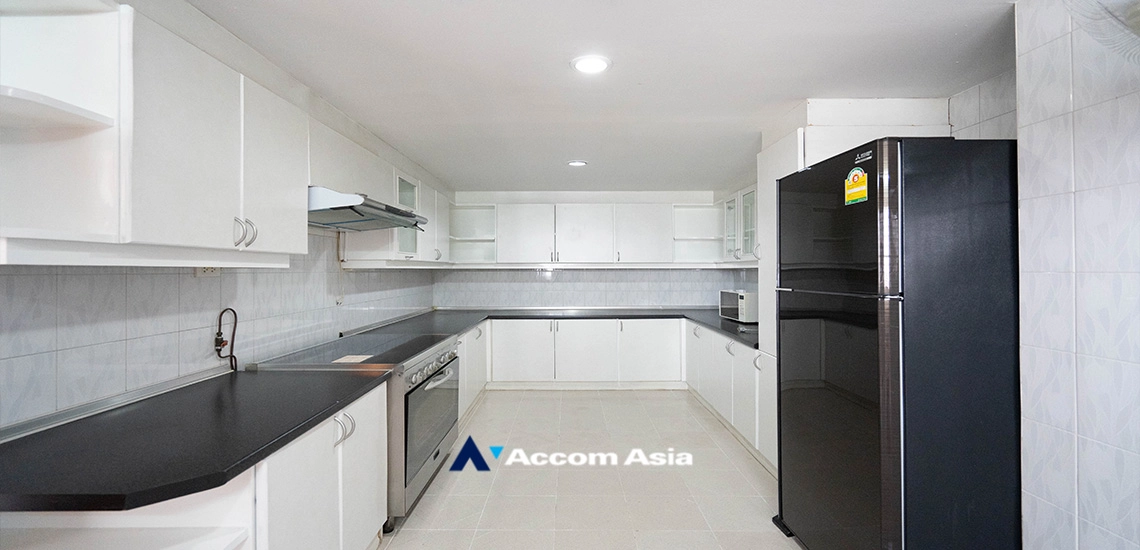 4  4 br Apartment For Rent in Sukhumvit ,Bangkok BTS Phrom Phong at Family Size Desirable 1419970