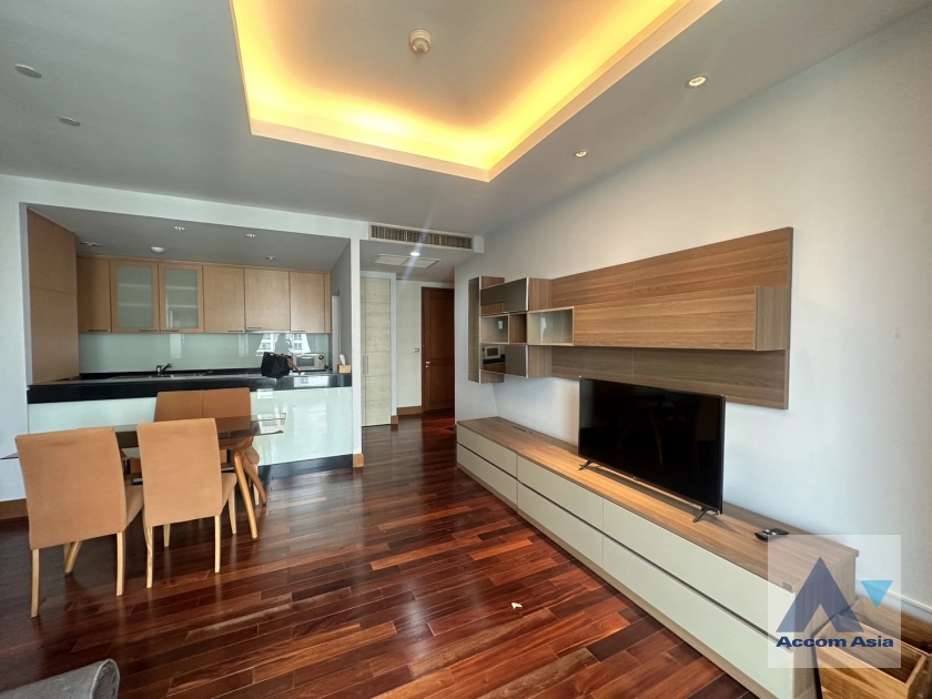 unit 2 Bedrooms  Condominium For Rent in Sathorn, Bangkok  near BTS Chong Nonsi (20769)