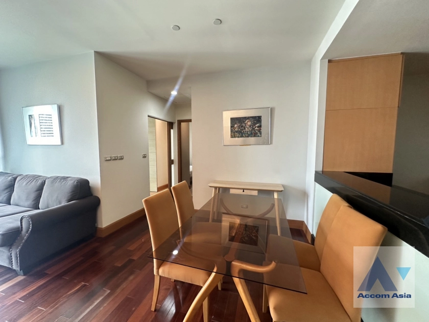 unit 2 Bedrooms  Condominium For Rent in Sathorn, Bangkok  near BTS Chong Nonsi (20769)