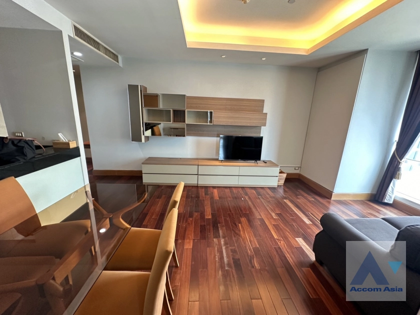 unit 2 Bedrooms  Condominium For Rent in Sathorn, Bangkok  near BTS Chong Nonsi (20769)