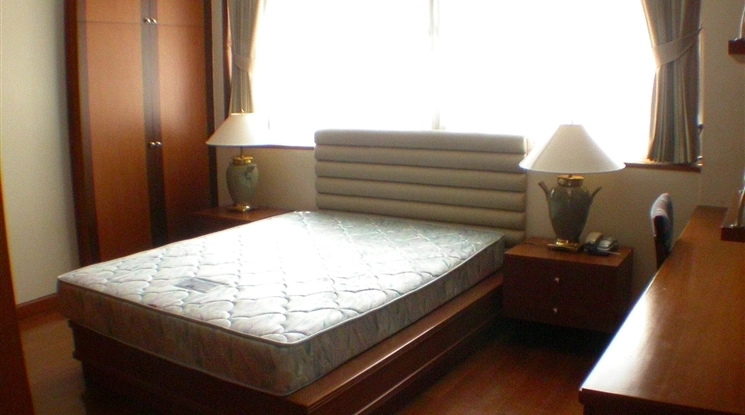 5  2 br Apartment For Rent in Sathorn ,Bangkok BTS Chong Nonsi at Classic Contemporary Style 1001003