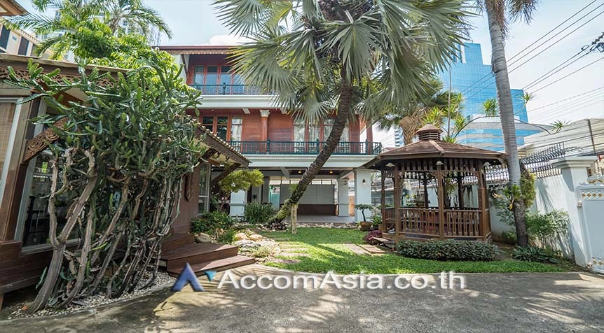  2  2 br House For Rent in sukhumvit ,Bangkok BTS Ekkamai 1720010