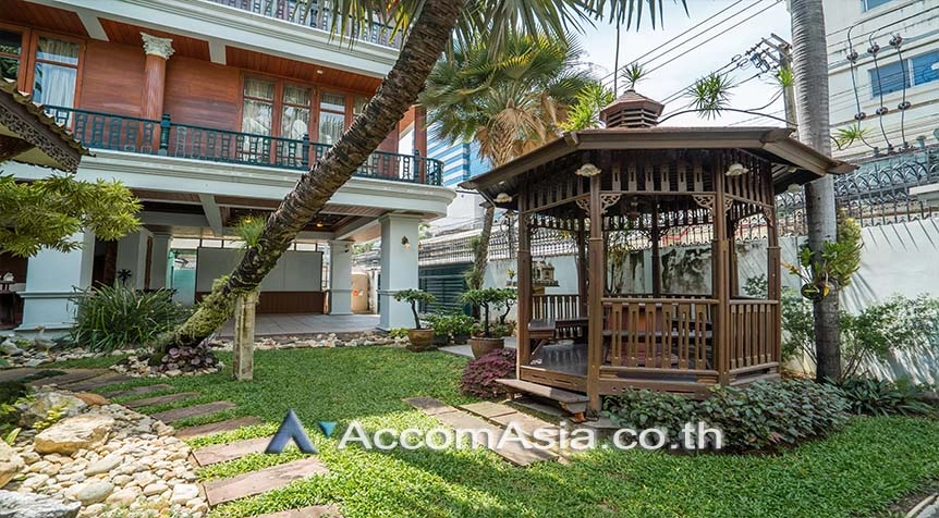  1  2 br House for rent and sale in Sukhumvit ,Bangkok BTS Ekkamai 1720010