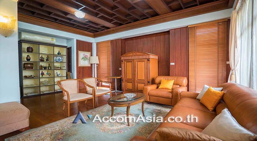 4  2 br House for rent and sale in Sukhumvit ,Bangkok BTS Ekkamai 1720010