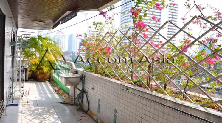 unit 2 Bedrooms  Condominium For Sale in Sukhumvit, Bangkok  near BTS Phrom Phong (1520017)