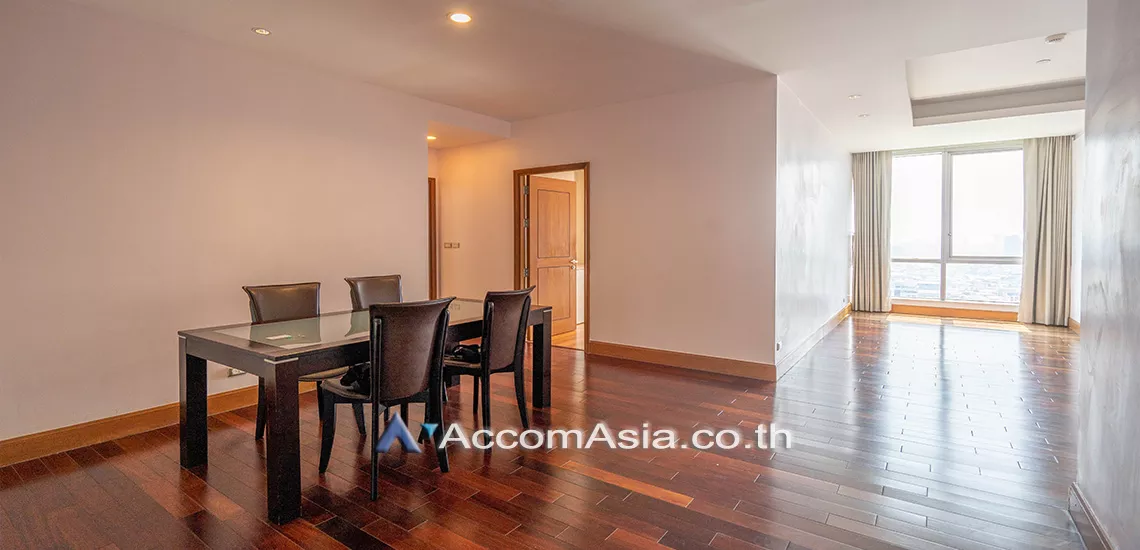 unit 2 Bedrooms  Condominium For Rent in Sathorn, Bangkok  near BTS Chong Nonsi (20777)