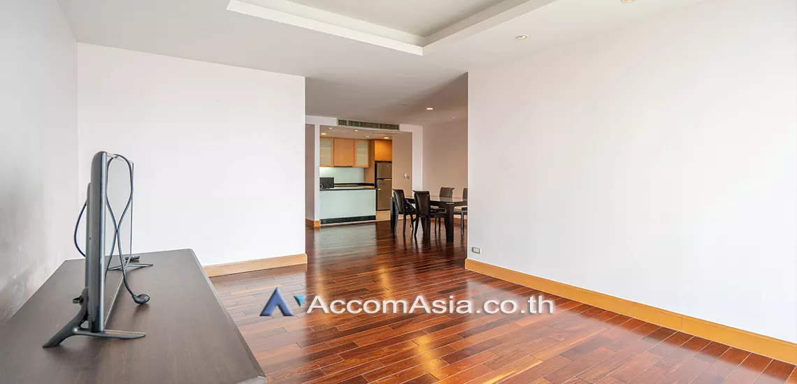 unit 2 Bedrooms  Condominium For Rent in Sathorn, Bangkok  near BTS Chong Nonsi (20777)