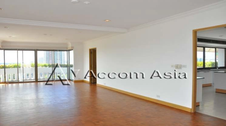 5  5 br Apartment For Rent in Sathorn ,Bangkok BTS Chong Nonsi at Kid Friendly Place Short Walk to Nang Linchi Road 1520081