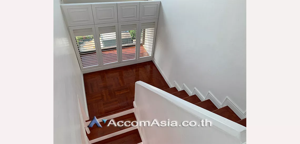 6  3 br Apartment For Rent in Phaholyothin ,Bangkok BTS Ari at Simply Delightful - Convenient 1420106