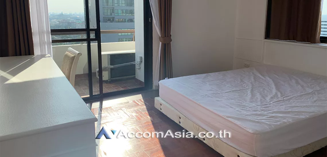 8  3 br Apartment For Rent in Phaholyothin ,Bangkok BTS Ari at Simply Delightful - Convenient 1420106