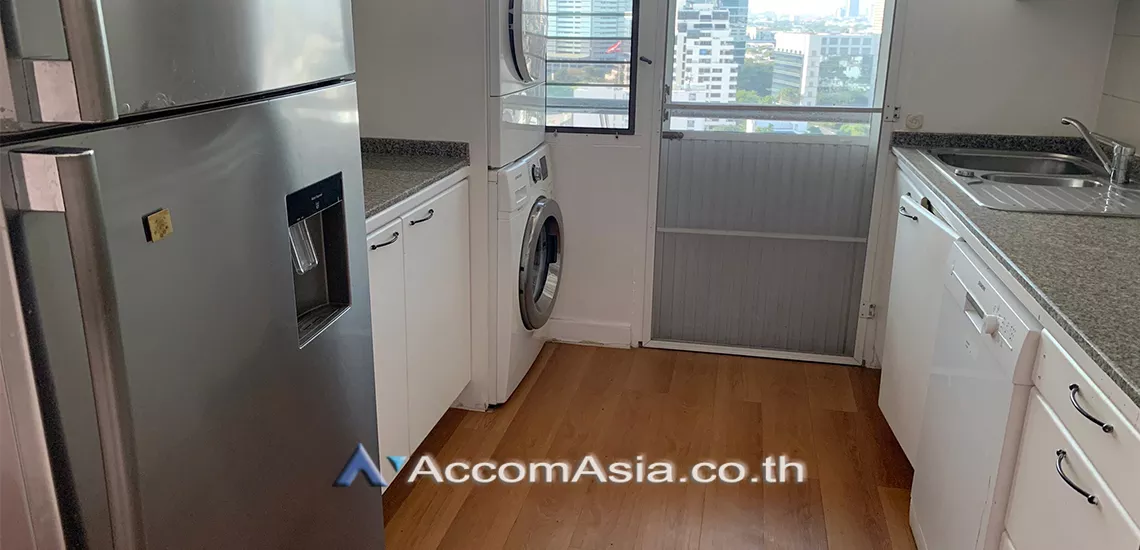 Duplex Condo, Pet friendly |  3 Bedrooms  Apartment For Rent in Phaholyothin, Bangkok  near BTS Ari (1420106)