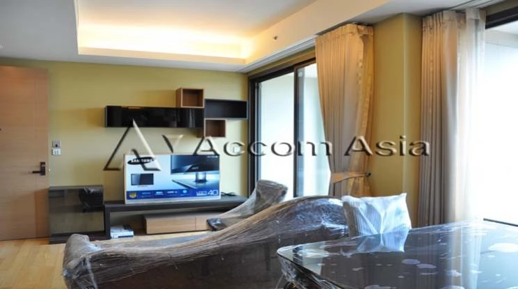 unit 1 Bedroom  Condominium For Rent & Sale in Ploenchit, Bangkok  near BTS Ploenchit - MRT Lumphini (1520155)