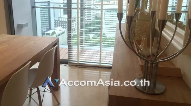  2 Bedrooms  Condominium For Rent & Sale in Silom, Bangkok  near BTS Sala Daeng - MRT Silom (1520218)
