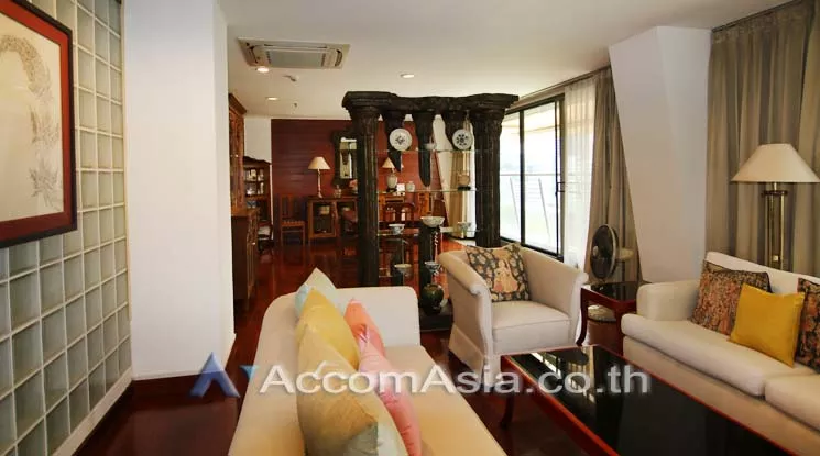  2 Bedrooms  Condominium For Rent in Ploenchit, Bangkok  near BTS Chitlom (1520226)