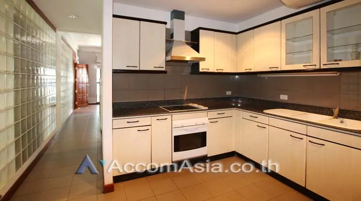 unit 2 Bedrooms  Condominium For Rent in Ploenchit, Bangkok  near BTS Chitlom (1520226)
