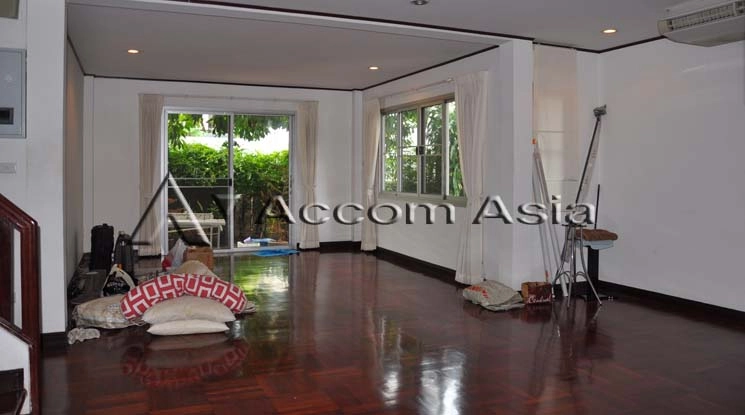 unitHome Office |  4 Bedrooms  House For Rent in Ploenchit, Bangkok  near BTS Ploenchit (2520277)