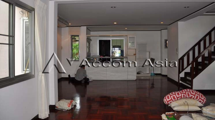 unitHome Office |  4 Bedrooms  House For Rent in Ploenchit, Bangkok  near BTS Ploenchit (2520277)