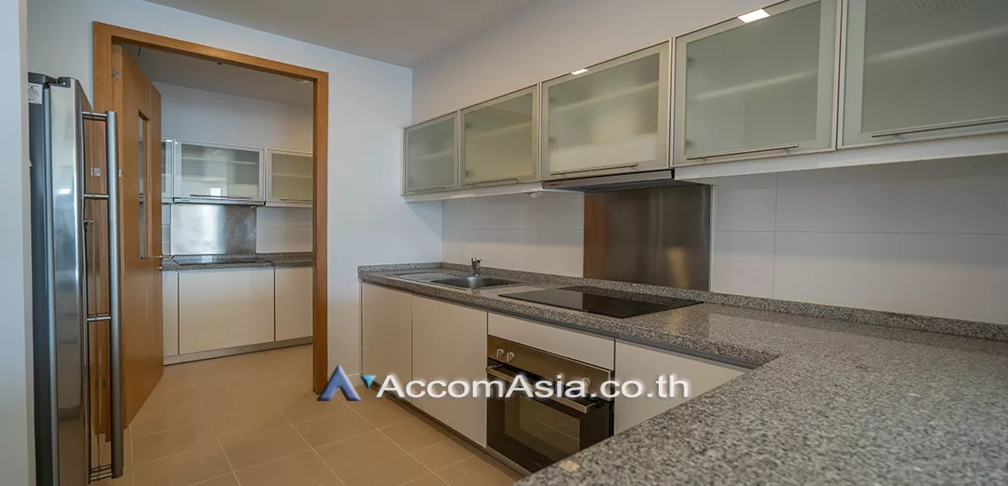 3 Bedrooms  Condominium For Rent in Sukhumvit, Bangkok  near BTS Asok - MRT Sukhumvit (1520326)
