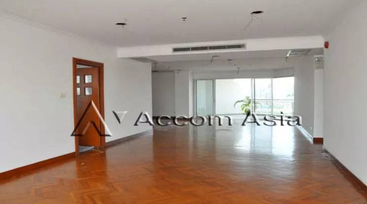  3 Bedrooms  Apartment For Rent in Sathorn, Bangkok  near BRT Technic Krungthep (1520386)