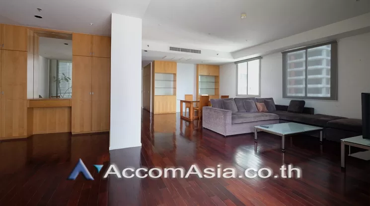 Pet friendly |  2 Bedrooms  Condominium For Rent in Silom, Bangkok  near BTS Sala Daeng - MRT Silom (1520403)