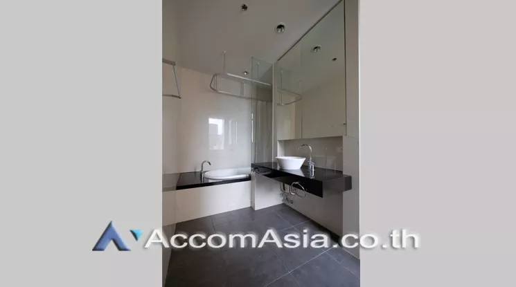 16  2 br Condominium For Rent in Silom ,Bangkok BTS Sala Daeng - MRT Silom at The Legend Saladaeng 1520403