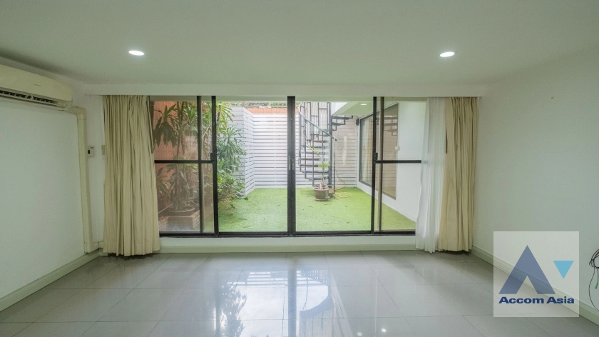24  6 br House For Rent in sukhumvit ,Bangkok BTS Ekkamai 90325