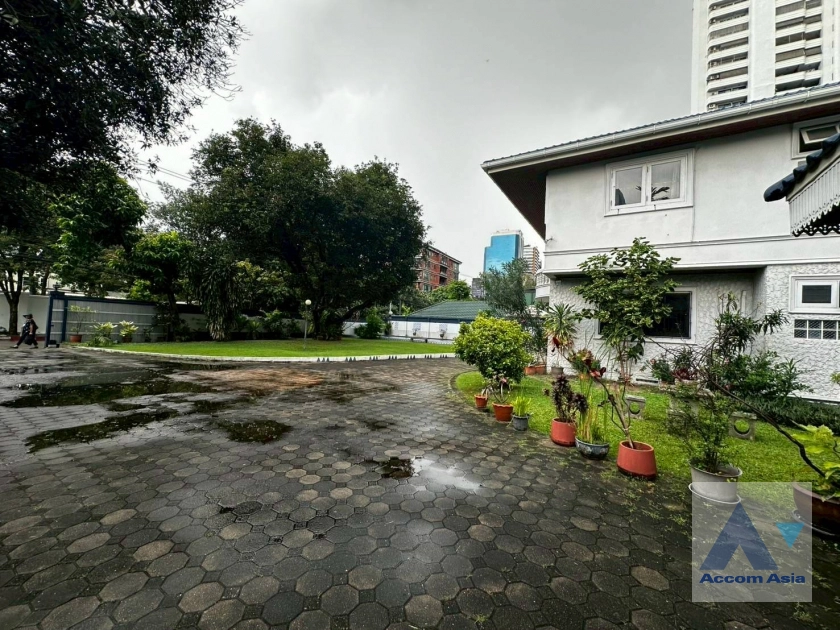 14  4 br House for rent and sale in Sukhumvit ,Bangkok BTS Ekkamai 100069