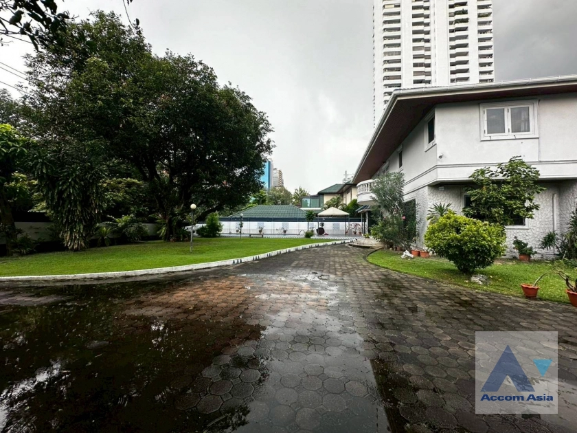 12  4 br House for rent and sale in Sukhumvit ,Bangkok BTS Ekkamai 100069