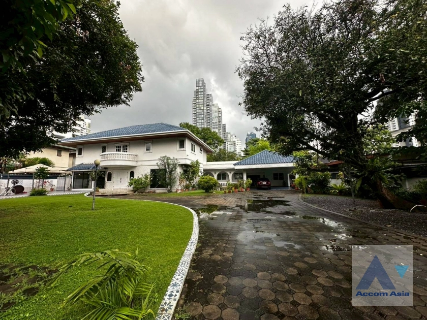 13  4 br House for rent and sale in Sukhumvit ,Bangkok BTS Ekkamai 100069