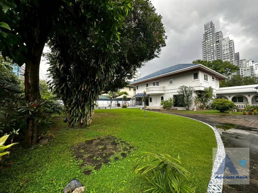 15  4 br House for rent and sale in Sukhumvit ,Bangkok BTS Ekkamai 100069