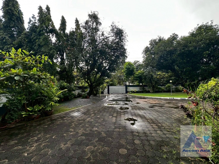 16  4 br House for rent and sale in Sukhumvit ,Bangkok BTS Ekkamai 100069