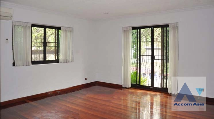 7  4 br House for rent and sale in Sukhumvit ,Bangkok BTS Ekkamai 100069