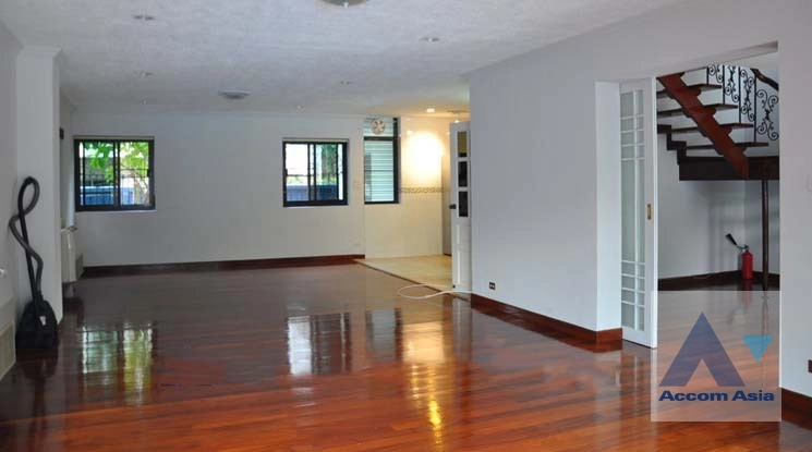 4  4 br House for rent and sale in Sukhumvit ,Bangkok BTS Ekkamai 100069