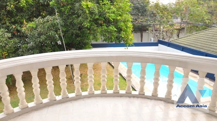 8  4 br House for rent and sale in Sukhumvit ,Bangkok BTS Ekkamai 100069