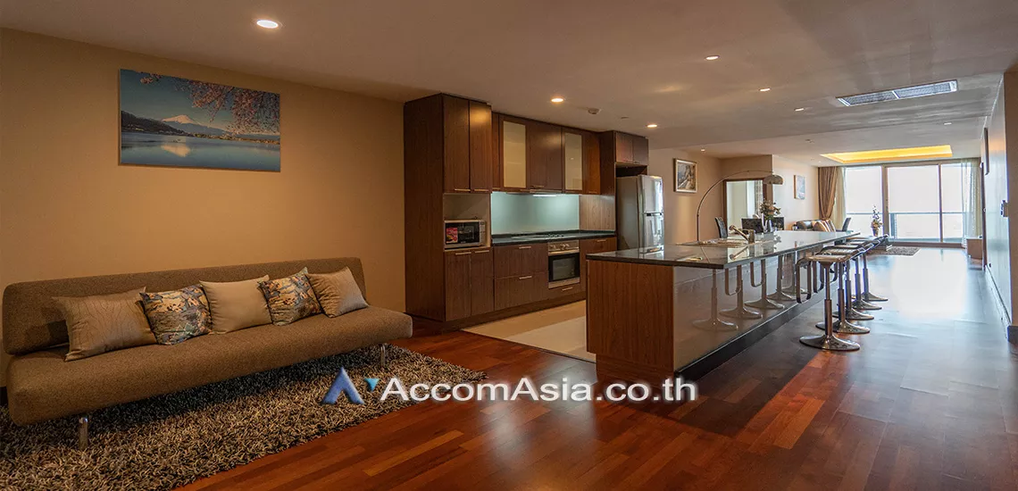  2 Bedrooms  Condominium For Rent in Sathorn, Bangkok  near BTS Chong Nonsi (1520456)