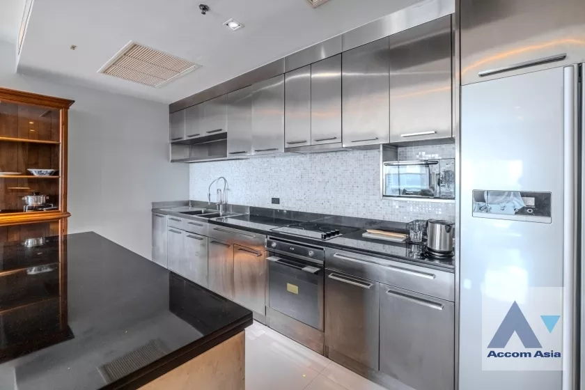  1  2 br Condominium For Rent in Ploenchit ,Bangkok BTS Chitlom at Royal Maneeya Executive Residence 1520477