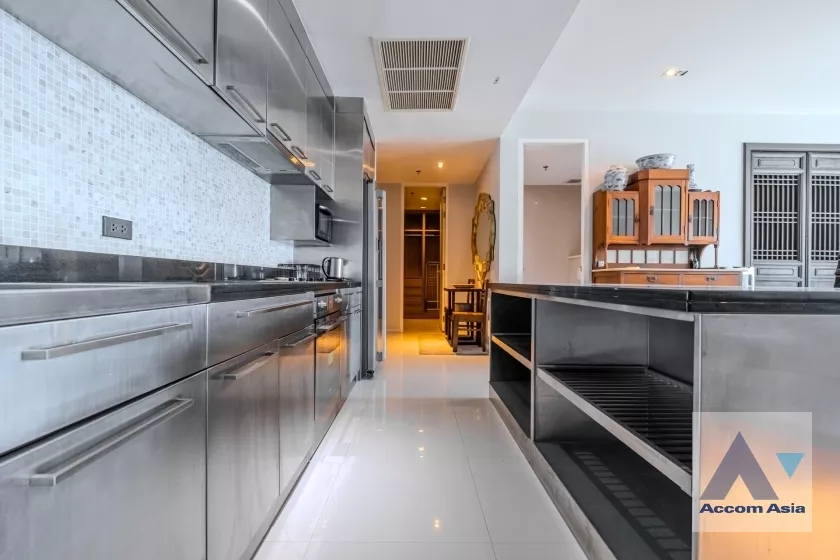 8  2 br Condominium For Rent in Ploenchit ,Bangkok BTS Chitlom at Royal Maneeya Executive Residence 1520477