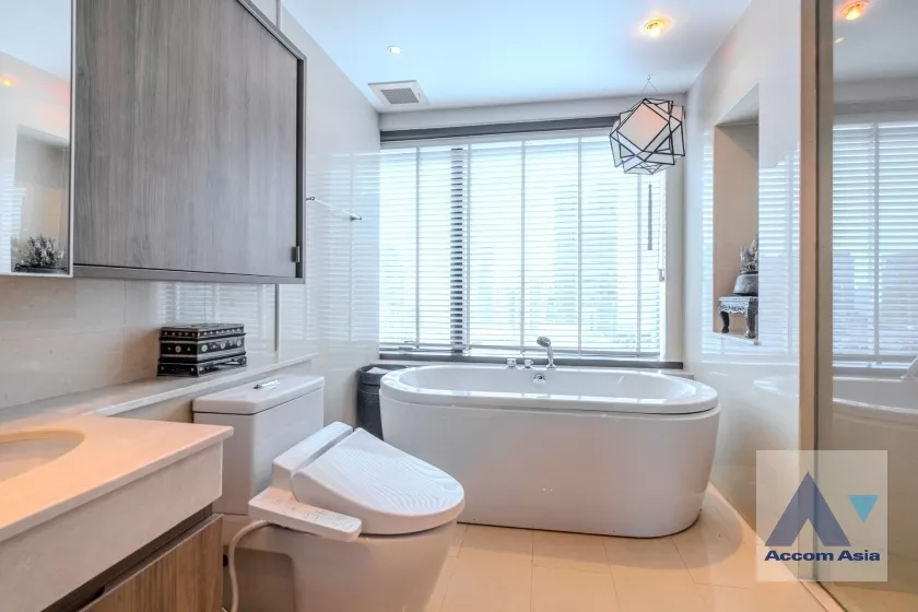 14  2 br Condominium For Rent in Ploenchit ,Bangkok BTS Chitlom at Royal Maneeya Executive Residence 1520477