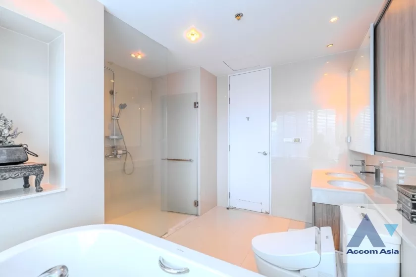 15  2 br Condominium For Rent in Ploenchit ,Bangkok BTS Chitlom at Royal Maneeya Executive Residence 1520477