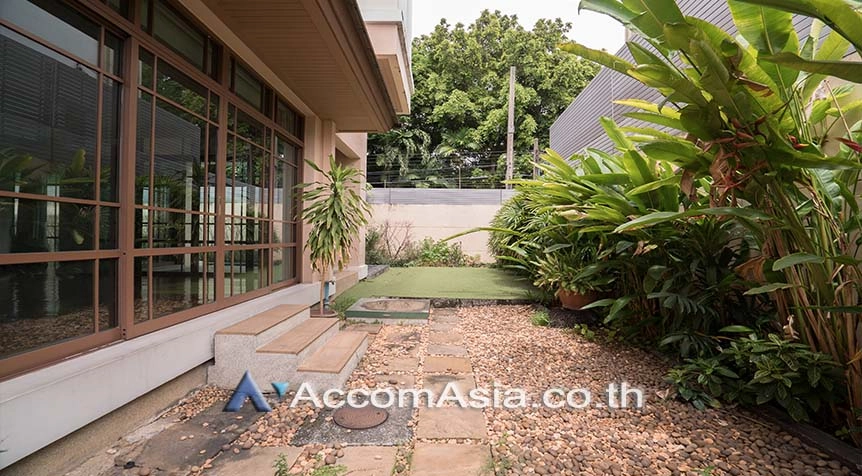 Private Swimming Pool |  4 Bedrooms  House For Rent in Sukhumvit, Bangkok  near BTS Phra khanong (1520568)