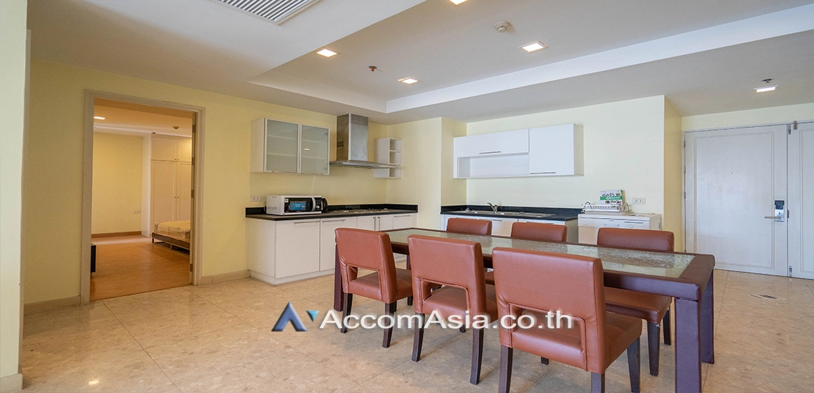 unit 2 Bedrooms  Condominium For Rent in Sukhumvit, Bangkok  near BTS Ekkamai (1520597)
