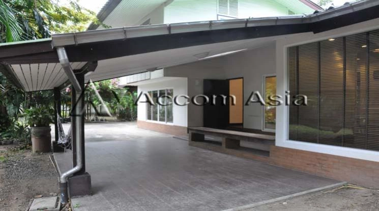 unitPet friendly |  3 Bedrooms  House For Rent in Sukhumvit, Bangkok  near BTS Asok - MRT Sukhumvit (1720627)