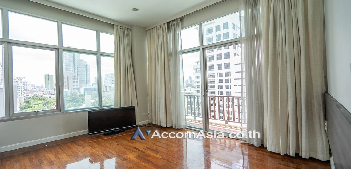 8  4 br Apartment For Rent in Silom ,Bangkok BTS Surasak at High-end Low Rise  1420656