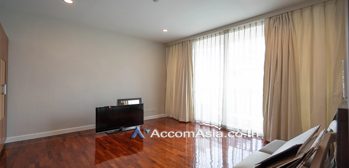 9  4 br Apartment For Rent in Silom ,Bangkok BTS Surasak at High-end Low Rise  1420656