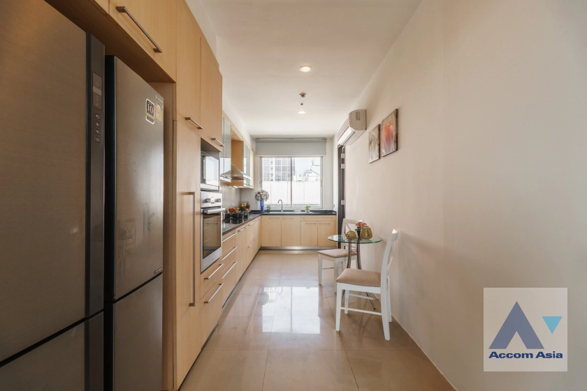 6  4 br Apartment For Rent in Silom ,Bangkok BTS Surasak at High-end Low Rise  1420656